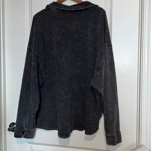 PINK Victoria’s Secret Acid Wash Button Down Soft Fleece Shacket - Picture 4 of 4